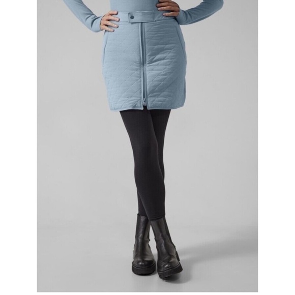 Athleta Dresses & Skirts - NEW Athleta Quilted Apres Ski Skirt light blue Size 4